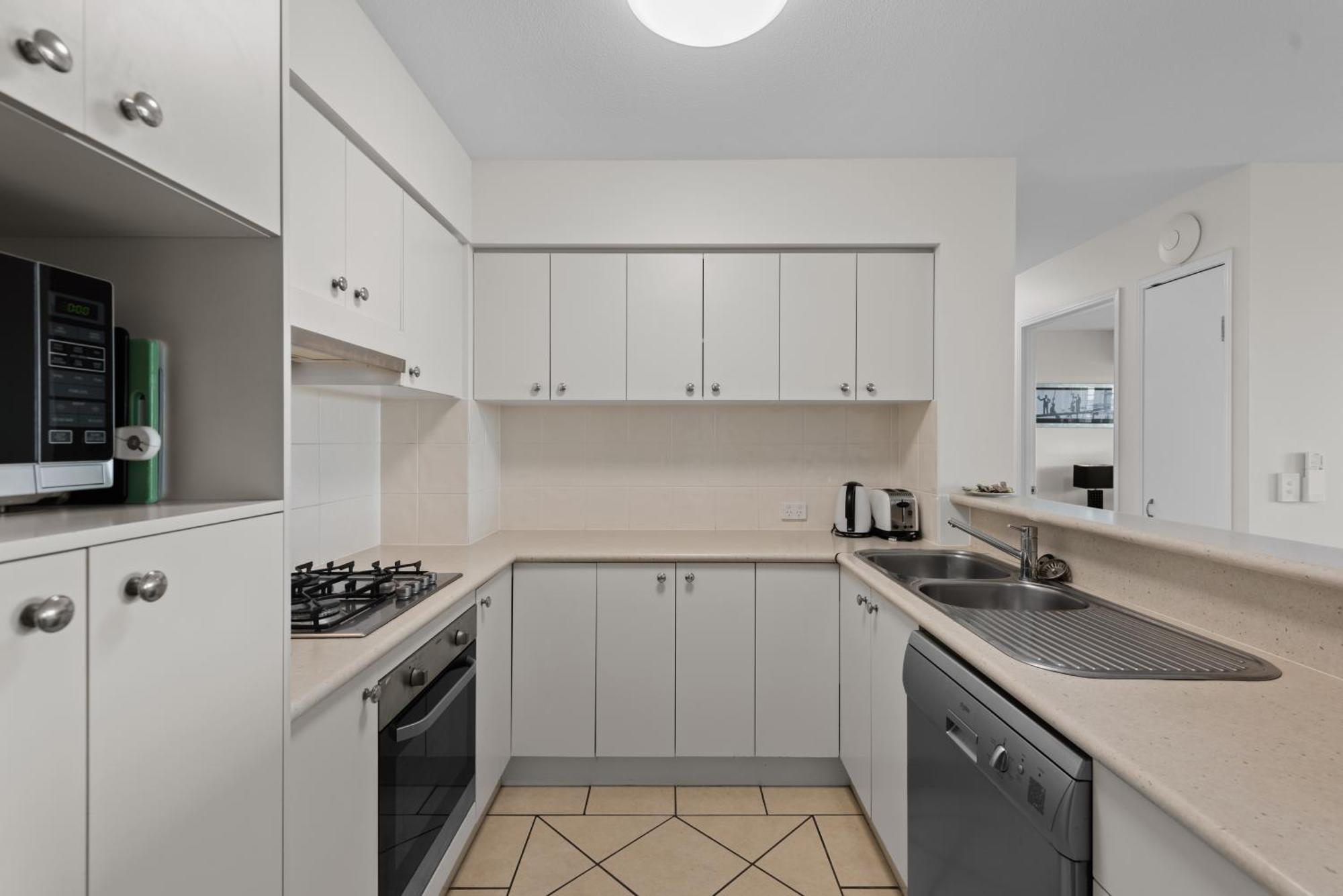 The Oasis Apartments Brisbane Exterior photo