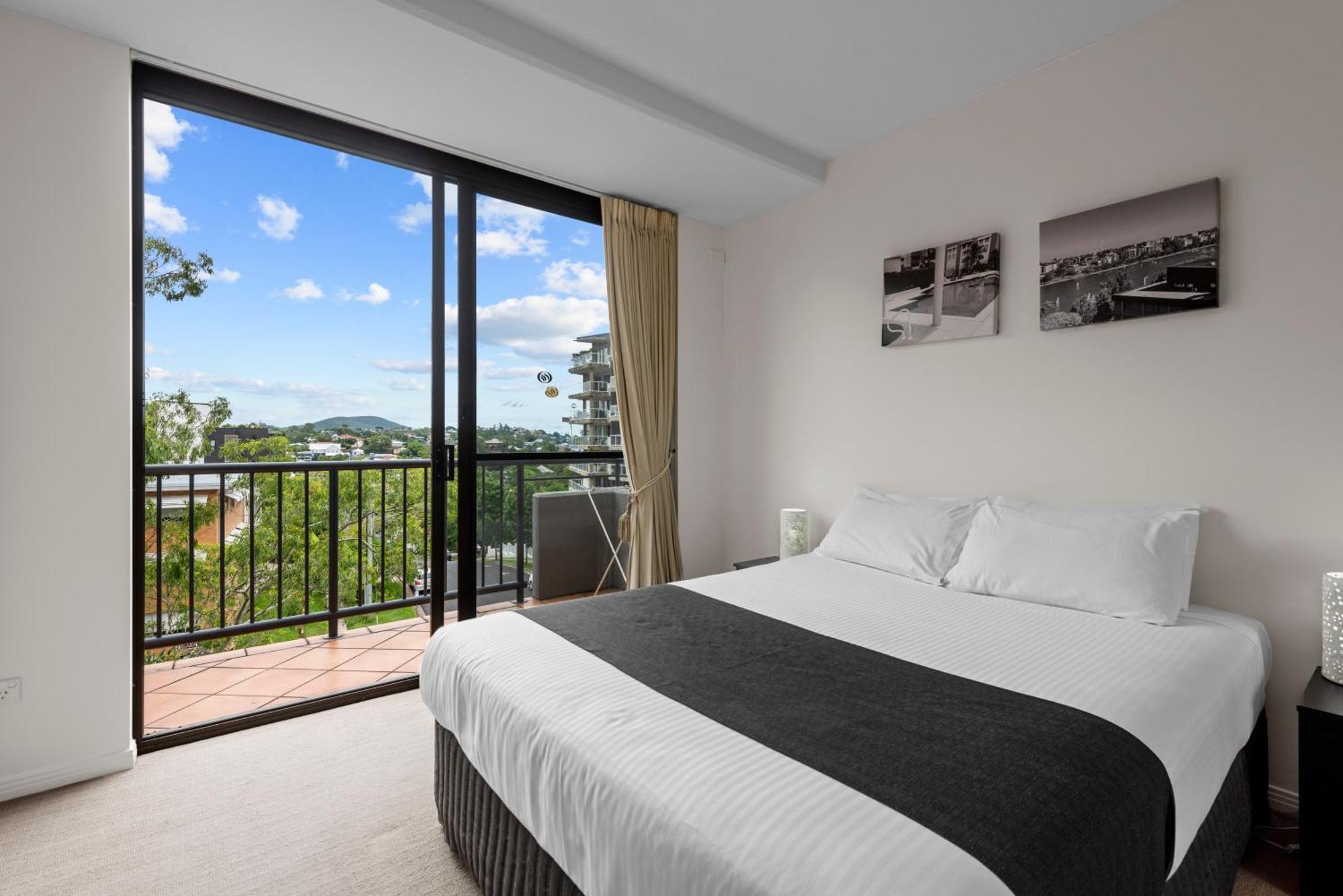 The Oasis Apartments Brisbane Exterior photo