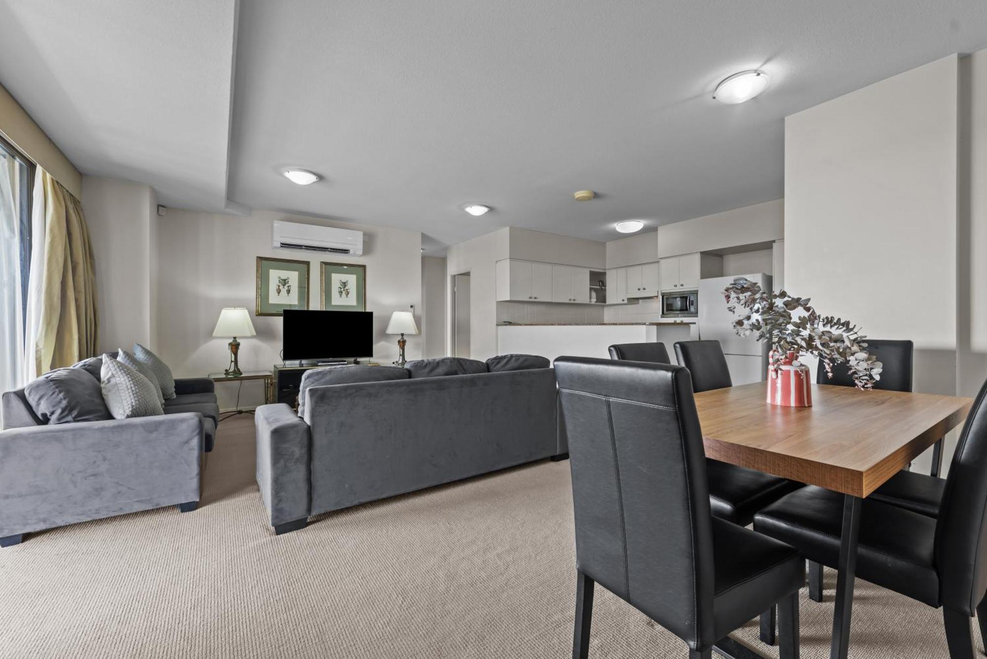 The Oasis Apartments Brisbane Exterior photo
