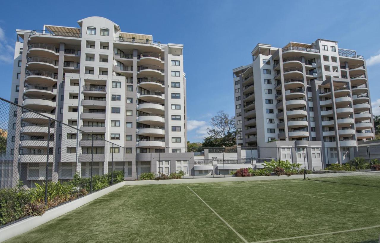 The Oasis Apartments Brisbane Exterior photo